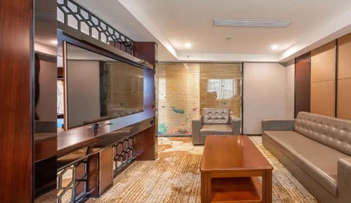 Suite, Multiple Beds, Smoking