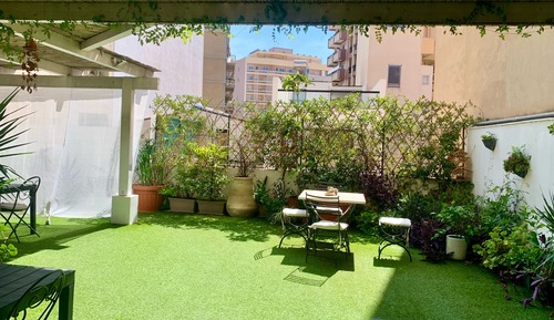 Exclusive Suite, Courtyard View
