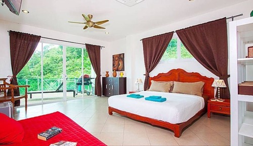 Luxury Villa (Multiple Bedrooms)