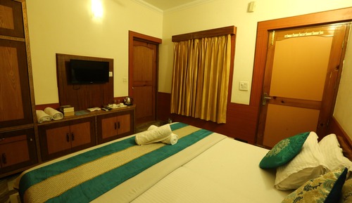 Basic Double Room, 1 Queen Bed