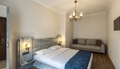 Classic Condo, 1 Queen Bed with Sofa bed