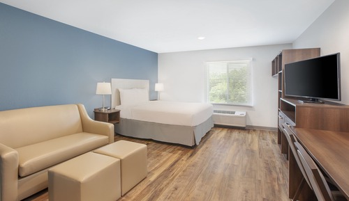 Standard Room, 1 Queen Bed, Non Smoking (Sofa)