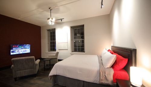 Signature Studio Suite, 1 King Bed, Non Smoking, City View