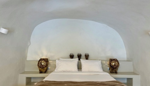 Grand Cave House with Shared Plunge Pool