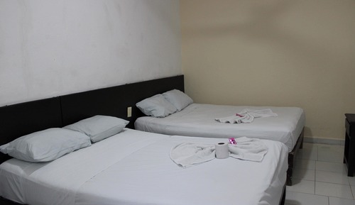 Standard Room, 2 Double Beds