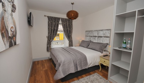Deluxe King Room