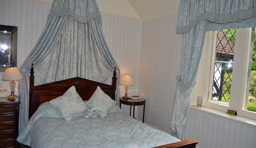 Double Room (Yew)