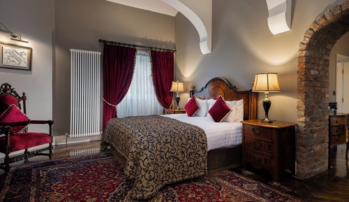 Honeymoon Room, 1 King Bed