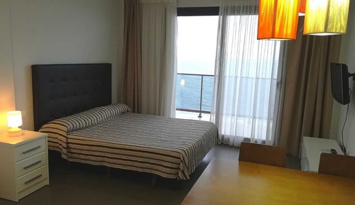 Studio, Sea View