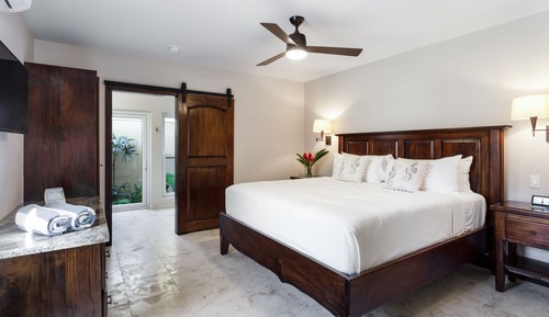 Sand Dollar Luxury Bungalow, 2 Bedrooms, Sea View