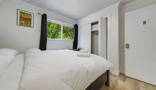 Grand Single Room, 1 King Bed, Garden View