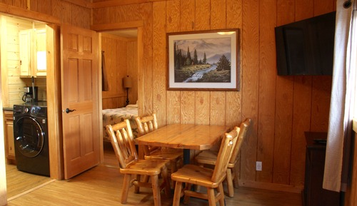 Comfort Cabin #4: 2 Bedrooms & 2 full bathrooms