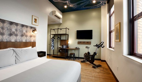 Room, 1 King Bed, Non Smoking (Fitness)