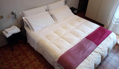 Economy Double Room, 1 Bedroom, Shared Bathroom