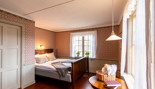 Standard Double Room, Shared Bathroom
