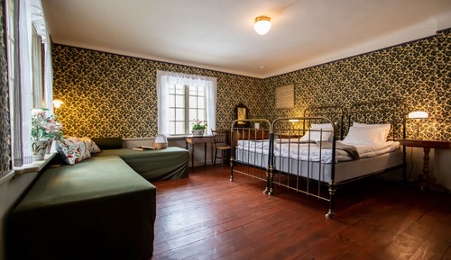 Standard Double Room, Shared Bathroom