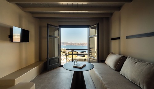 Split Level Cozy Suite with Caldera View