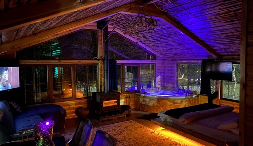 Panoramic Room, 1 Queen Bed, Jetted Tub, Mountain View