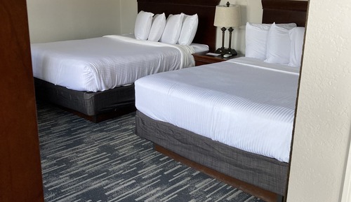  2 Queen Beds (Standard Building)