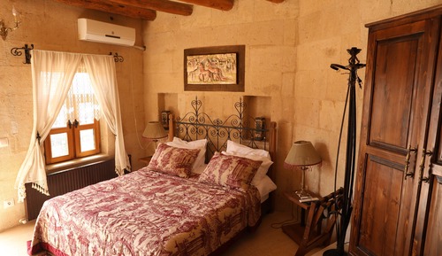 Classic Studio Suite, 1 Queen Bed, Terrace