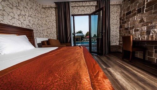 Deluxe Double Room, Pool View