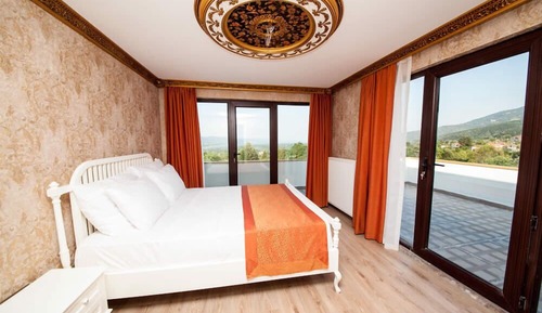 Double or Twin Room, Mountain View