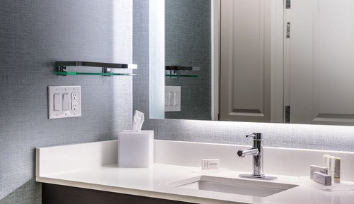 Suite, 2 Bedrooms (Hearing Accessible)