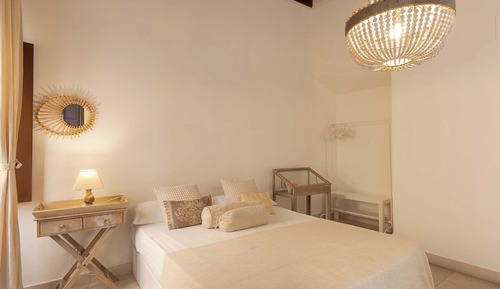 Apartment (Suite)