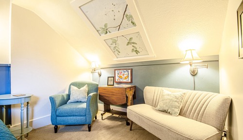 Artisan Market (Deluxe Room, Private Bathroom, Courtyard View)