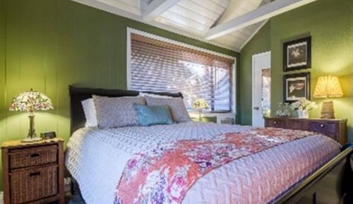 Lithia Park (Deluxe Room, Private Bathroom, Garden View)