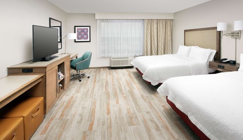 Room, 2 Queen Beds, Accessible, Non Smoking (Hearing)