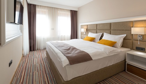 Deluxe Suite, 1 King Bed with Sofa bed, Non Smoking, Balcony