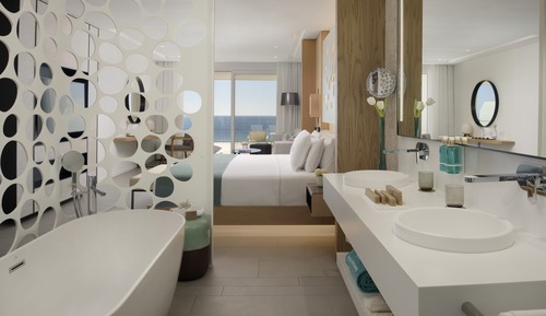 Room (Junior Suite Sea Front Panoramic View)