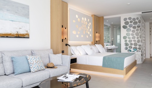 Junior Suite with outdoor hot tub