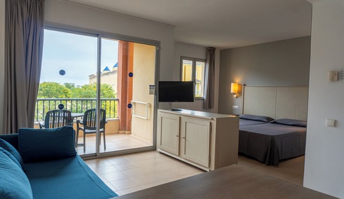 Double Room (2 adults + 2 children)