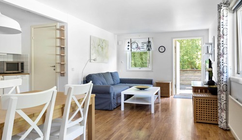 Deluxe Cottage (Excluding Towels, Sheets, Cleaning)