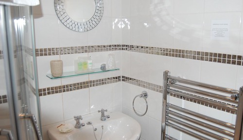 Economy Double Room, Ensuite (Room 3)