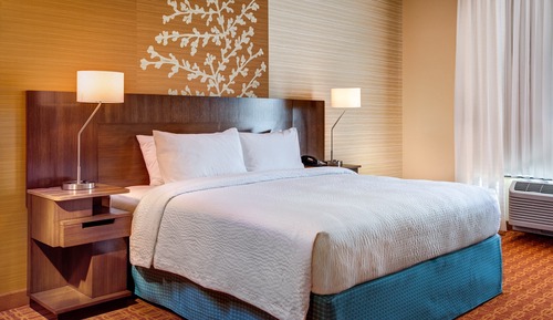Room, 1 King Bed (Mobility/Hearing Access, Roll-In Shwr)