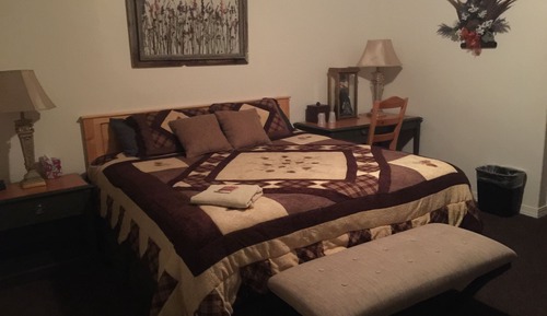 Deluxe Suite, 1 King Bed, Private Bathroom, Ground Floor