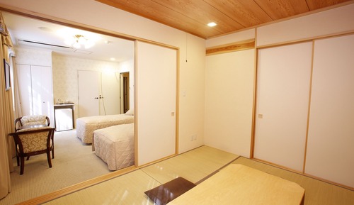 [Annex Building] Family Room