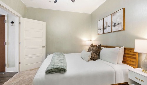 Signature Condo, 1 Bedroom