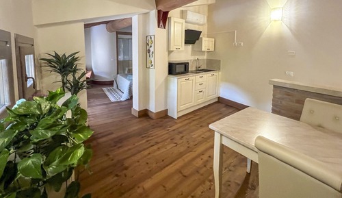 Junior Suite, Courtyard View