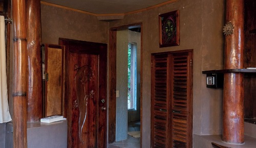 Hilltop Chalet with AC