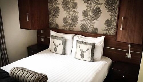 Double Room, Ensuite (Small)