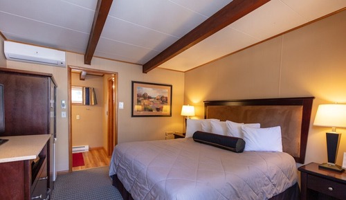 Standard Room, 1 King Bed