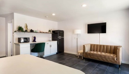 Comfort Studio, 1 King Bed, Annex Building