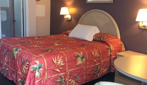 Standard Room, 1 Queen Bed (TYPE A)