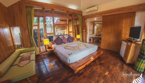 Honeymoon Beach Front Bungalow