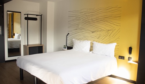Standard Triple Room, Multiple Beds, Mobility Accessible, Non Smoking