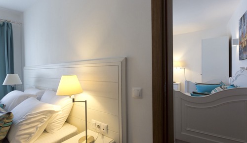 Suite, Sea View